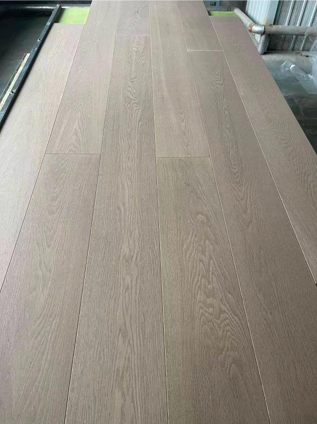 Engineered oak flooring AB1